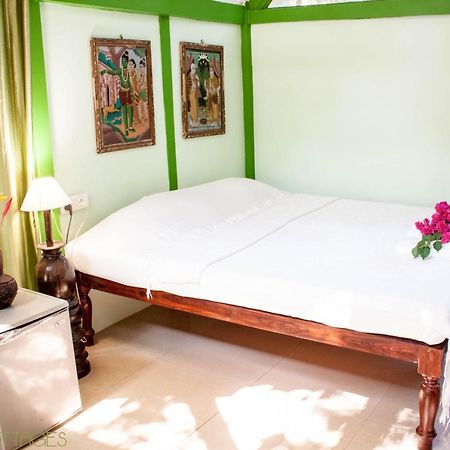 Leela Cottages Morjim Exterior foto